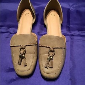 Flat Vintage Tassel Tan and Navy Shoe